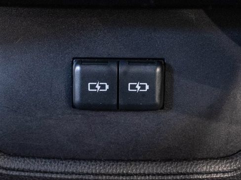 Certified 2025 Toyota Highlander LE AWD/4WD image 32