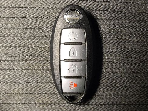 Used 2021 Nissan Rogue SV FWD image 32