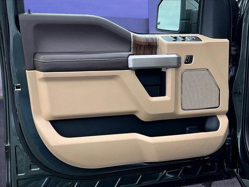 Used 2018 Ford F150 Lariat w/ Equipment Group 502A Luxury AWD/4WD image 21