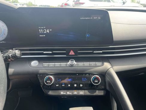 Certified 2024 Hyundai Elantra SEL FWD image 22