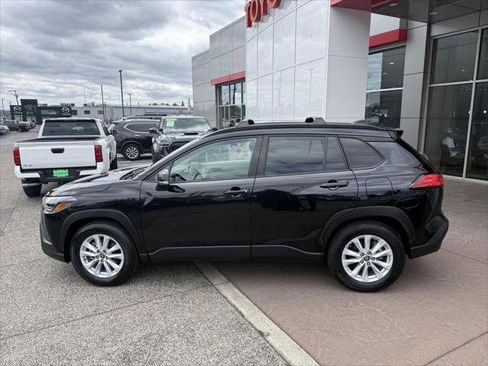 Certified 2022 Toyota Corolla Cross LE AWD/4WD image 5
