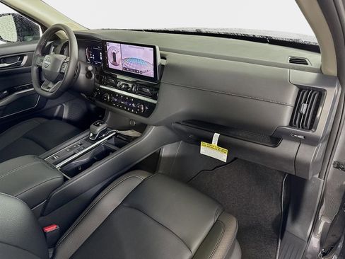 New 2026 Nissan Pathfinder SL image 29