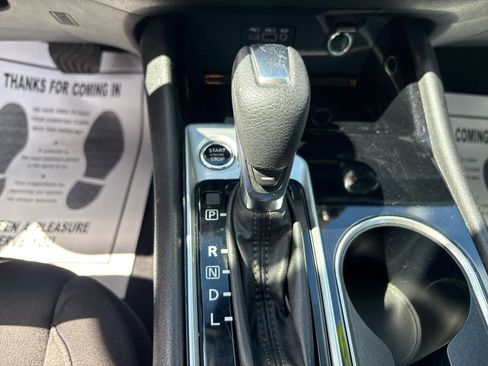 Used 2024 Nissan Altima 2.5 SV FWD image 25