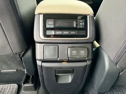 Used 2020 Subaru Ascent Premium w/ Convenience Package image 20