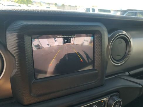 Used 2021 Jeep Wrangler Unlimited Sport image 46