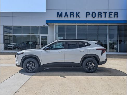 New 2026 Chevrolet Trax LT w/ Driver Confidence Package FWD image 9