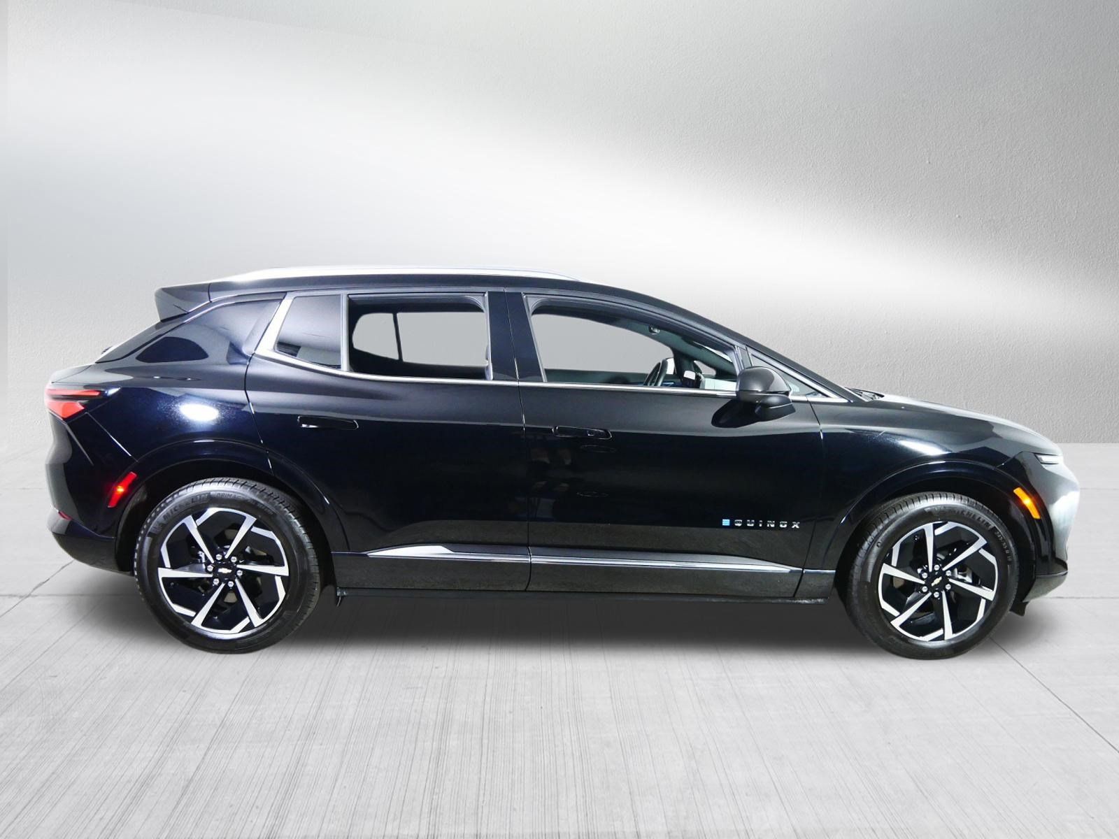 Used 2025 Chevrolet Equinox EV LT w/ Convenience Package FWD image 8