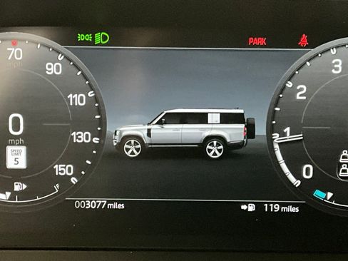 Used 2026 Land Rover Defender 130 X-Dynamic SE image 17
