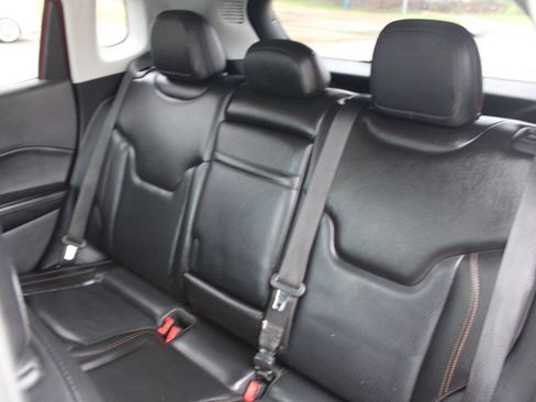 Used 2018 Jeep Compass Limited w/ Navigation Group AWD/4WD image 17