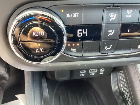 Used 2023 Chevrolet TrailBlazer LT w/ Convenience Package AWD/4WD image 43