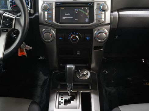 Used 2018 Toyota 4Runner SR5 Premium image 16