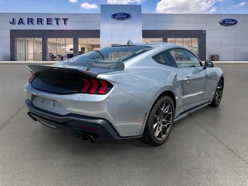 Used 2025 Ford Mustang GT w/ GT Performance Package RWD image 4