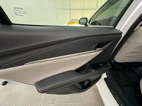 Used 2025 Toyota Camry XLE FWD image 24