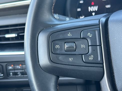 Used 2023 GMC Yukon AT4 image 36