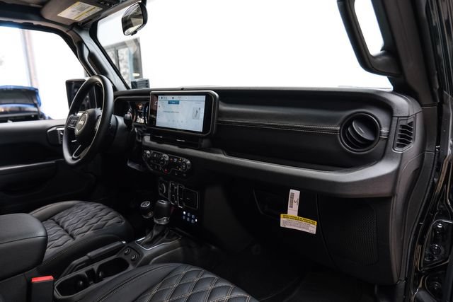 Used 2026 Jeep Wrangler Unlimited Sport AWD/4WD image 16