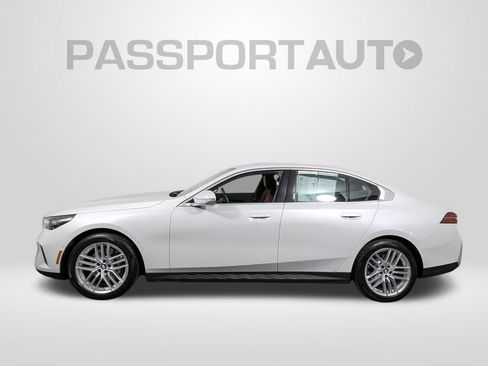 Used 2025 BMW 530i xDrive image 2