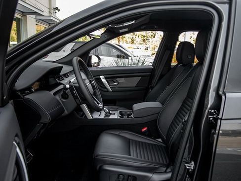 Used 2024 Land Rover Discovery Sport Dynamic SE image 14