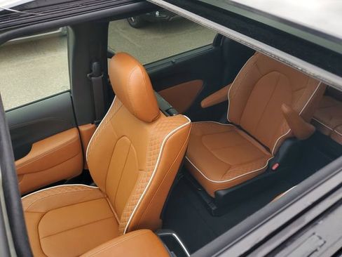 New 2026 Chrysler Pacifica Pinnacle image 36