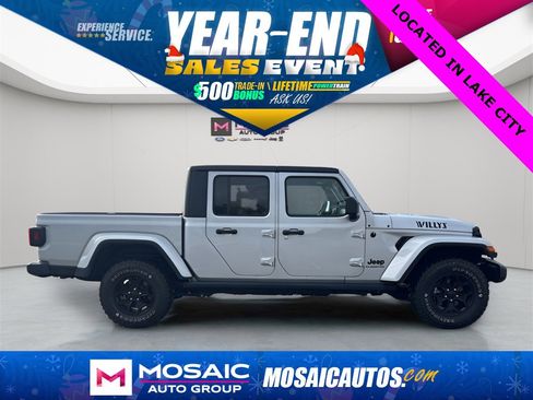 Used 2022 Jeep Gladiator Willys image 2