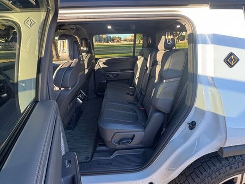 Used 2023 Rivian R1S Adventure AWD/4WD image 20