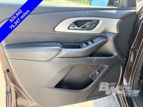 Used 2021 Chevrolet Traverse LT FWD image 12