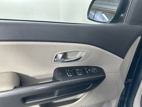 Used 2019 Kia Sedona EX image 16