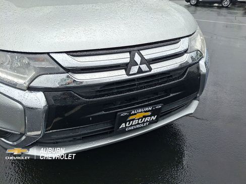Used 2018 Mitsubishi Outlander ES AWD/4WD image 27