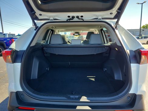 Used 2025 Toyota RAV4 XLE Premium image 8