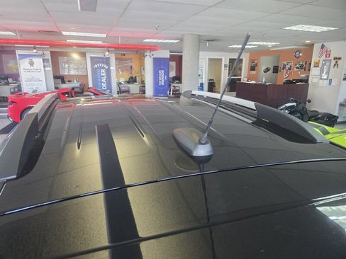 Used 2021 Chevrolet Trax LT w/ Midnight Edition image 27