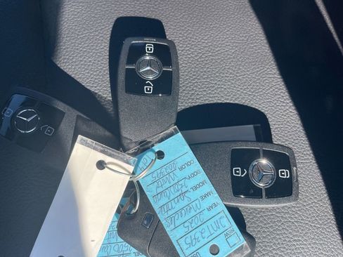 Used 2025 Mercedes-Benz Sprinter 2500 image 31