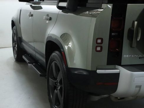 Certified 2022 Land Rover Defender 110 SE AWD/4WD image 46