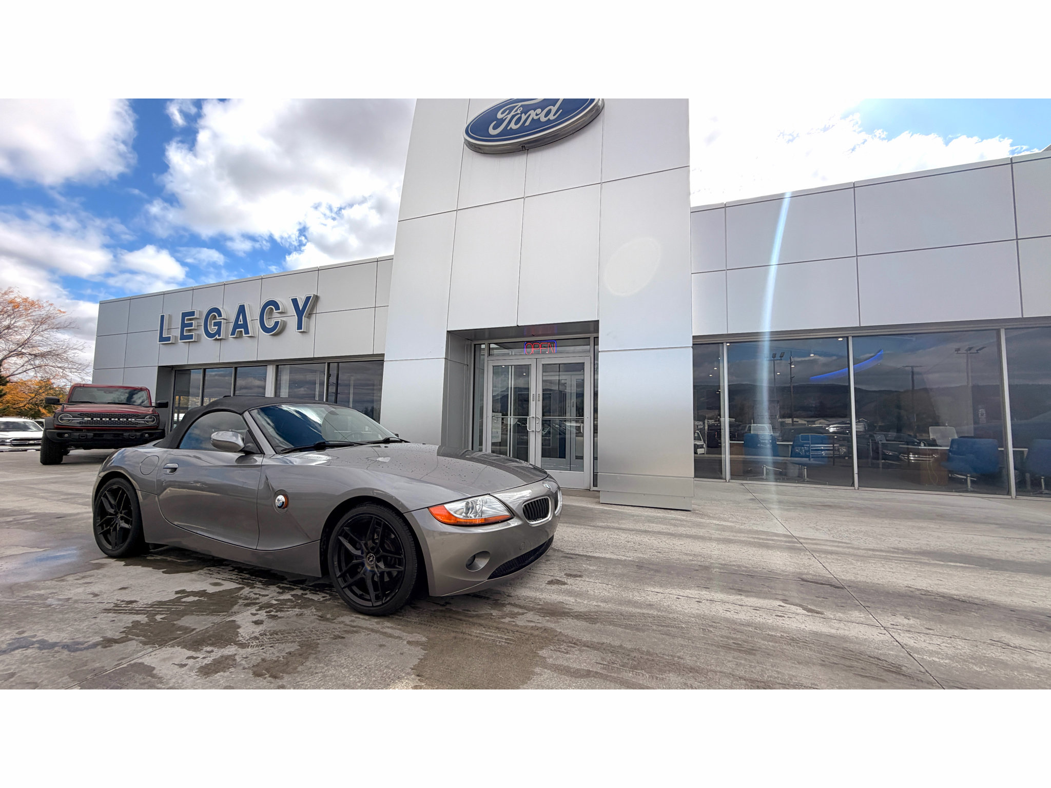 Used 2003 BMW Z4 3.0i RWD image 1