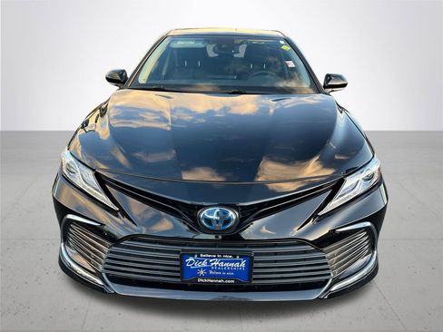 Certified 2022 Toyota Camry XLE image 3