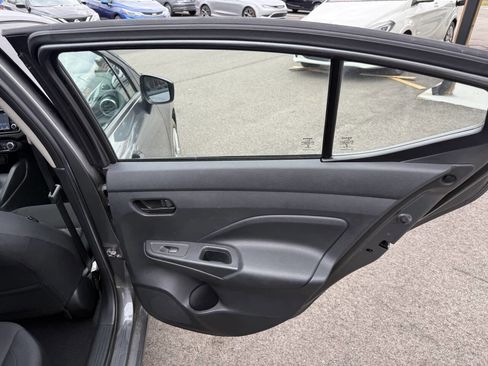 Used 2022 Nissan Versa S image 17