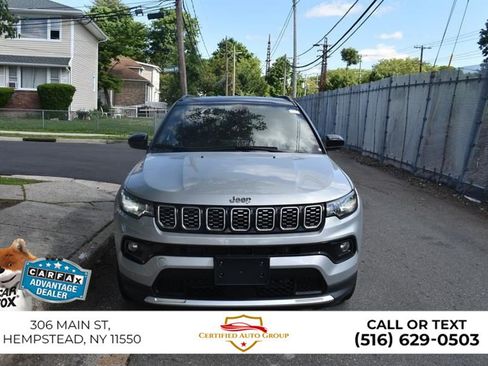 Used 2025 Jeep Compass Limited AWD/4WD image 3