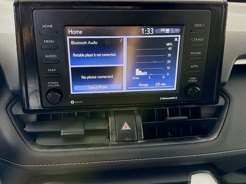 Used 2021 Toyota RAV4 XLE image 18