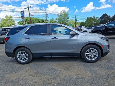 Used 2024 Chevrolet Equinox LT FWD image 9