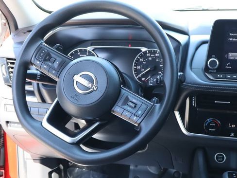 Used 2022 Nissan Rogue SV FWD image 27