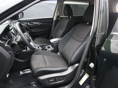 Used 2019 Nissan Rogue SV w/ Premium Package AWD/4WD image 17