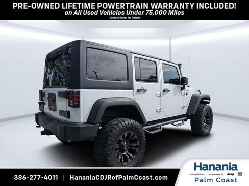 Used 2017 Jeep Wrangler Unlimited Rubicon w/ Connectivity Group AWD/4WD image 3