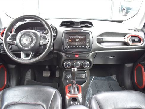 Used 2016 Jeep Renegade Trailhawk w/ Premium Trailhawk Package AWD/4WD image 12