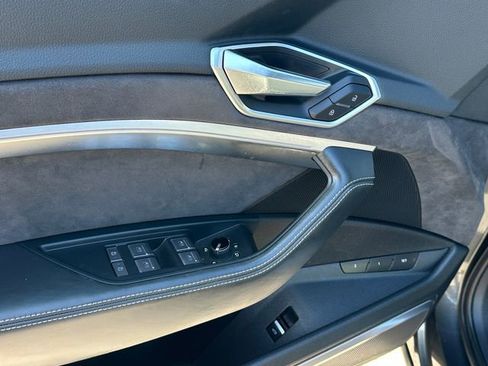Used 2019 Audi e-tron Prestige w/ Prestige Package image 25