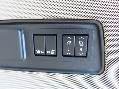 Used 2021 Cadillac Escalade Premium Luxury w/ Driver Assist Tech Package AWD/4WD image 26
