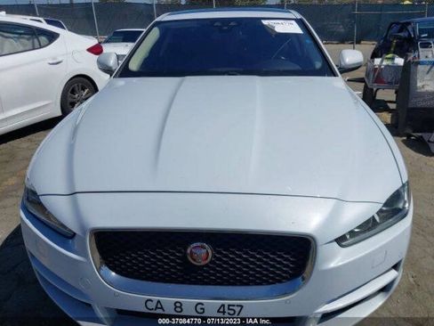 Used 2017 Jaguar XE Premium RWD image 17