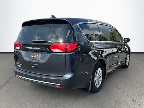 Certified 2020 Chrysler Pacifica Touring image 7