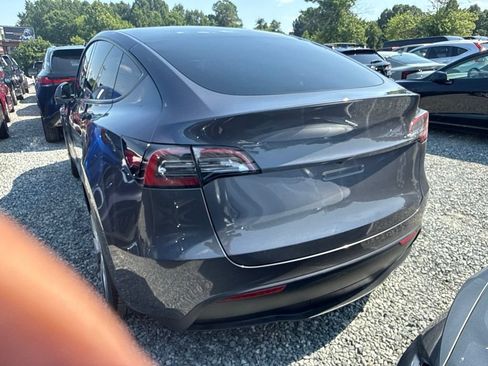 Used 2023 Tesla Model Y Long Range AWD/4WD image 6
