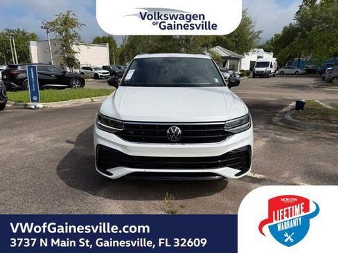 Used 2024 Volkswagen Tiguan SE R-Line AWD/4WD image 2