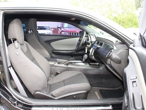 Used 2015 Chevrolet Camaro LS RWD image 26