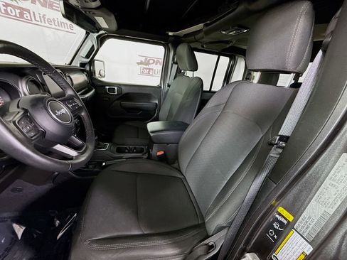 Used 2022 Jeep Gladiator Sport image 26