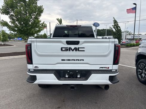 Used 2024 GMC Sierra 2500 AT4 w/ AT4 Premium Plus Package AWD/4WD image 5